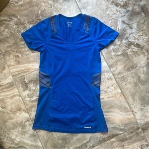 Reebok Women Easytone Play Dry Run Workout Fitted Blue Top Sz Med